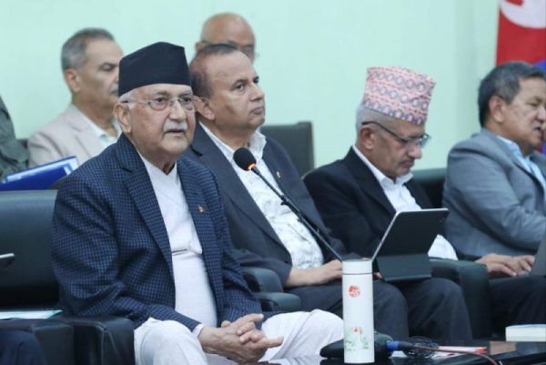 पूर्वराष्ट्रपति सक्रिय राजनीतिमा फर्किने कुरा अस्वाभाविकः प्रधानमन्त्री ओली