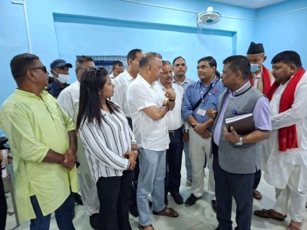 नारायणी अस्पतालमा अत्यावश्यक औषधि र जनशक्ति तयारी अवस्थामा राख्न महामन्त्री थापाको सुझाव