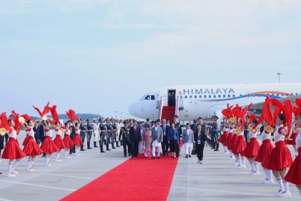 प्रधानमन्त्री ओली चीनको तियान्जिनमा