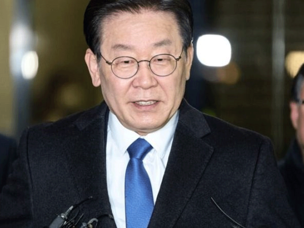 उत्तर कोरियाका लागि तीन चरणको आणविक निःशस्त्रीकरण योजना घोषणा गर्दै दक्षिण कोरियाली राष्ट्रपति