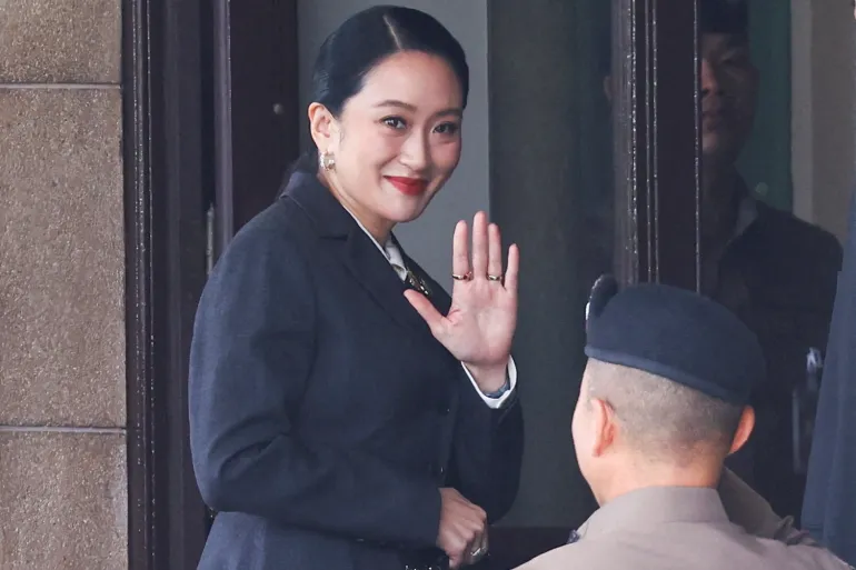 थाई अदालतले प्रधानमन्त्री सिनावात्रालाई गर्‍यो बर्खास्त