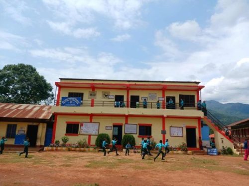 सामुदायिक विद्यालय अभिभावक तथा विद्यार्थीको रोजाइमा