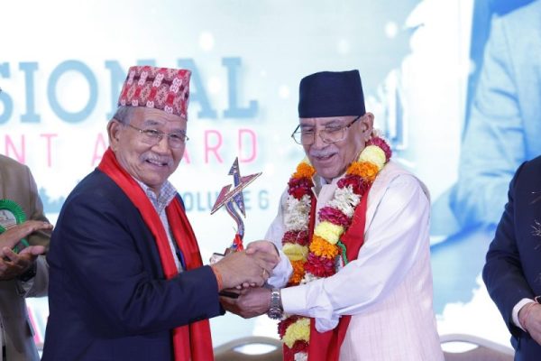 ललितपुर महानगरप्रमुख महर्जन ‘एक्सिलेन्स अर्वान गभर्नेन्स अवार्ड’बाट सम्मानित