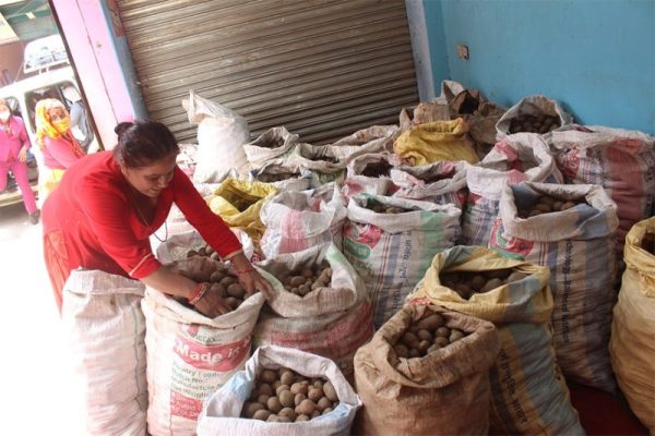म्याग्दीमा करिब एक अर्बको आलु र सुन्तला बिक्री