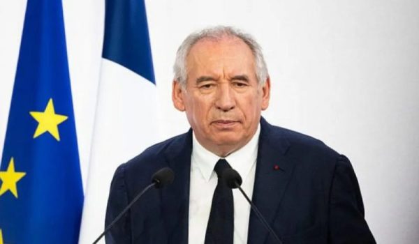 फ्रान्सका प्रधानमन्त्रीलाई सरकारबाट ‘बिदा’ लिन समाजवादी पार्टीको आग्रह