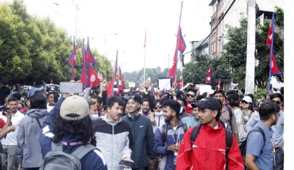 जेनजीको एक घण्टाको प्रदर्शनबाटै सरकार हायलकायल, काठमाडौंका विभिन्न क्षेत्रमा कर्फ्यु  आदेश जारी