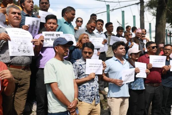 सामाजिक संजाल बन्दको विरोधमा पत्रकारहरुको प्रदर्शन