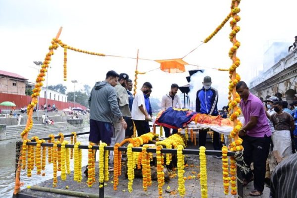 आन्दोलनमा ज्यान गुमाएका प्रहरीको पशुपतिमा अन्त्येष्टि
