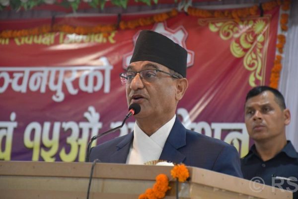 निर्माण व्यवसायीलाई पूर्वाधार निर्माणमा गुणस्तरीय काम गर्न गृहमन्त्रीको आग्रह