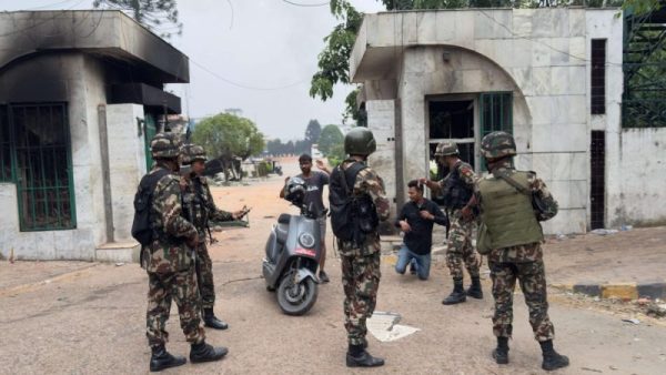 देशभर  कर्फ्यु आदेश जारी