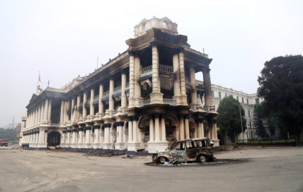 देशको प्रमुख प्रशासनिक केन्द्र सिंहदरबारसहित देशभरका महत्त्वपूर्ण संरचनामा ठूलो क्षति