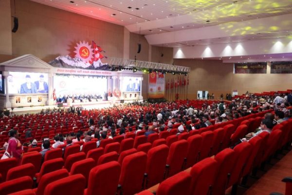 एमाले विधान महाधिवेशनः   पूर्वराष्ट्रपति सक्रिय राजनीतिमा आउन नहुने  अधिकांश   प्रतिनिधिको मत