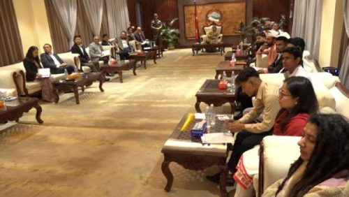 दल र जेनजीसँग प्रधानमन्त्रीले भनिन्- मुलुक हाम्रो हो, हामीले नै बनाउने हो