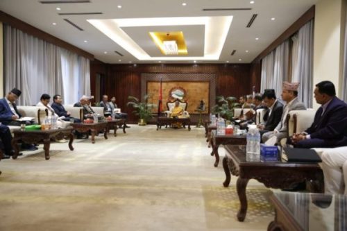 प्रधानमन्त्री र राजनीतिक दलहरूबीच पहिलो पटक छलफल