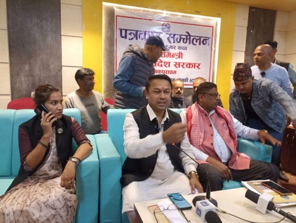 दलहरु कांग्रेस नेतृत्वमा सरकार गठन गर्न सहमत भए  राजीनामा दिन्छुः मुख्यमन्त्री यादव