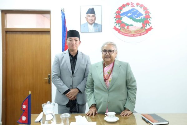 बाँसको कलमले अक्षर लेख्न सिकेकाहरुले स्मार्टफोनसँगै जन्मिएकाहरुमाथि शासन गरेर हुँदैनः प्रधानमन्त्री कार्की