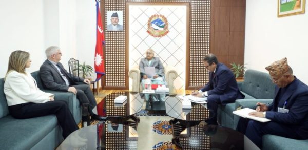 प्रधानमन्त्री कार्कीसँग इजरायली राजदूतको शिष्टाचार भेट