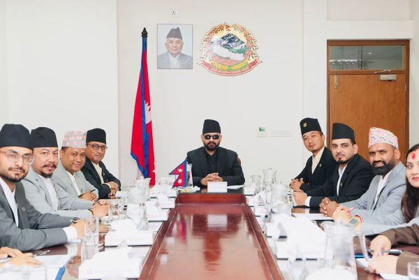 विश्वविद्यालयबाट दलीय विद्यार्थी संगठन  हटाउने सरकारको निर्णय