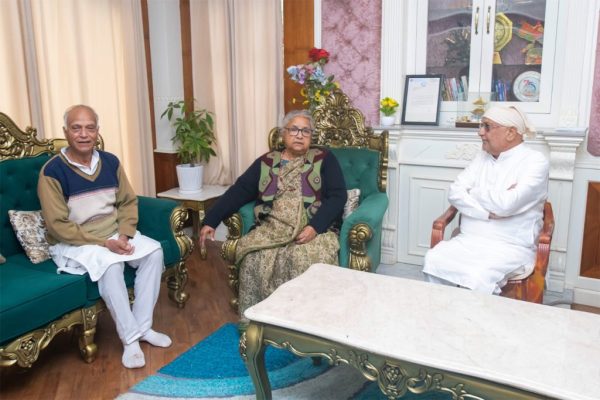 एमाले अध्यक्ष ओलीलाई समवेदना दिन गुण्डु पुगिन् प्रधानमन्त्री