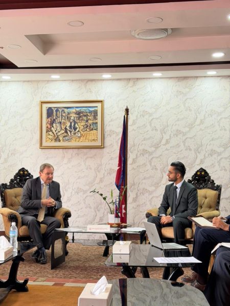 सातवटै प्रदेशमा सञ्चालन हुन लागेको ‘अटिजम’ स्कुललाई सघाउन बेलायती राजदूतलाई शिक्षामन्त्रीको आग्रह