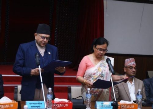 राज्य व्यवस्था तथा सुशासन समितिकी नवनिर्वाचित सभापति न्यौपानेले लिइन् शपथ