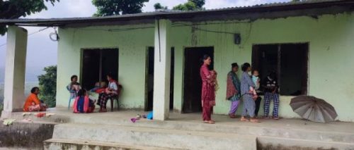 ‘बर्थिङ सेन्टर’ पुग्न दुई घण्टाको पैदल हिँड्नुपर्ने