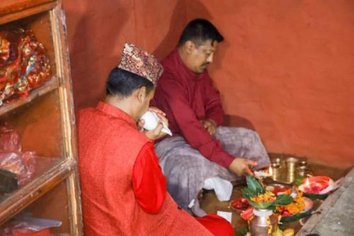 हनुमानढोकाको दसैंघरमा राखियो जमरा