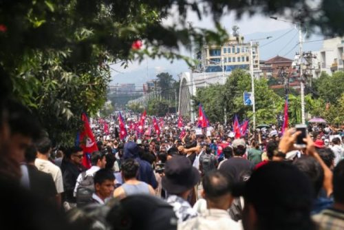 ‘सरकारको पाराले दुःख पाए साराले’ भन्दै काठमाडौंमा  जेनजीको प्रदर्शन(फोटोफिचर)