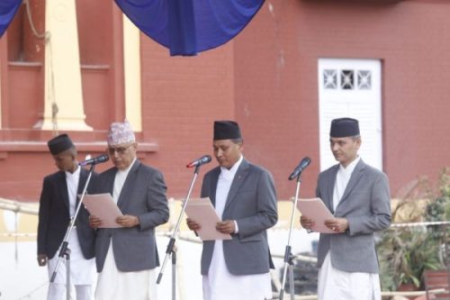 नवनियुक्त मन्त्रीहरु खनाल, घिसिङ र अर्यालले लिए  शपथ