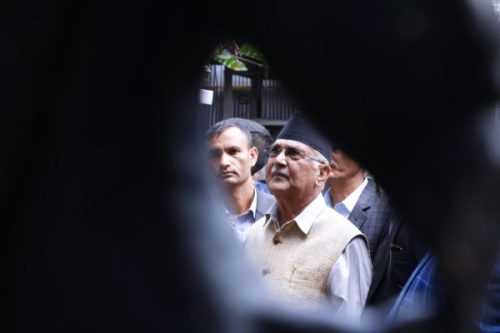 सरकार अझै जेनजीलाई उचालेर हामीलाई दबाब दिन  खोज्दैछः अध्यक्ष ओली