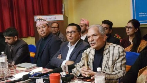 रवि लामिछानेप्रति बाबुराम नरम, बाहिरै राखेर मुद्दा खेप्ने अवसर दिनुपर्नेमा जोड