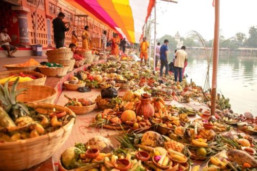छठघाटमा पूजाका लागि यस्तो छ व्रतालुको तयारी