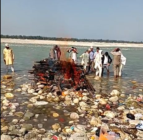 महाकालीमा विपिन जोशीको अन्त्येष्टि