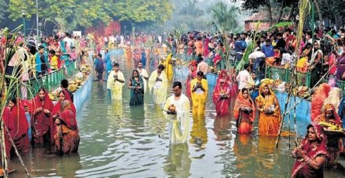 भारतमा छठ पर्वका अवसरमा नुहाउने क्रममा डुबेर १३३ जनाको मृत्यु