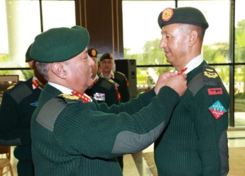 प्रधानसेनापतिद्वारा दर्ज्यानीचिन्ह प्रदान