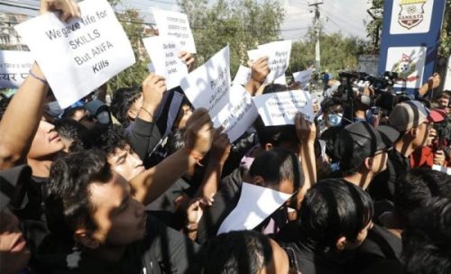 एन्फा मुख्यालय अगाडि खेलाडी र समर्थकको प्रदर्शन
