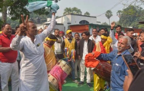 बिहार राज्य चुनावमा प्रधानमन्त्री मोदीको गठबन्धन अगाडि