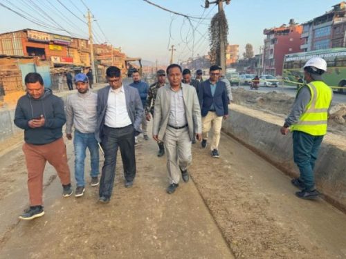 सूर्यविनायक-धुलिखेल सडक विस्तारको कामलाई तीव्रता दिन मन्त्री घिसिङको निर्देशन