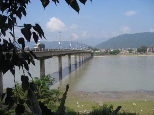 नारायणघाट बुटवल खण्डको नारायणी नदी पुल क्षेत्रमा दुई दिन राति गाडी सञ्चालनमा रोक