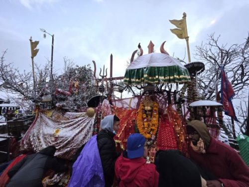 ताप्लेजुङको पाथीभरा मन्दिर क्षेत्रमा हिमपात