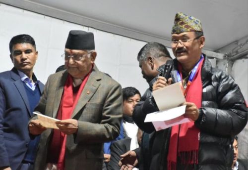 एमाले फुट्छ भन्ने आस नगर्दा हुन्छ, अझ बलियो बनाएर लैजान्छौंः अध्यक्ष ओली