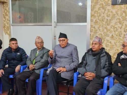 पार्टीभित्र वरिष्ठ र युवापुस्ताको मिलनबिन्दु आफू भएको कोइरालाको दाबी