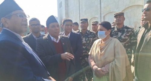 पूर्वराष्ट्रपति भण्डारीद्वारा आगजनी र तोडफोडबाट क्षतिग्रस्त सङ्घीय संसद् भवनको अवलोकन