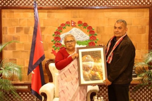 जनताबाट आफ्ना मुद्दा अनुमोदन गराउन दुर्गा प्रसाईँलाई प्रधानमन्त्रीको सुझाव