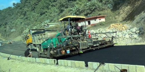 मुग्लिन पोखरा सडक : पश्चिम खण्डको मौरीओडारमा कालोपत्र थालियो