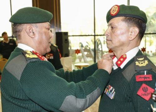 उपरथीमा विशेष बढुवा भएका क्षेत्रीलाई प्रधानसेनापतिद्वारा दर्ज्यानी चिह्न प्रदान