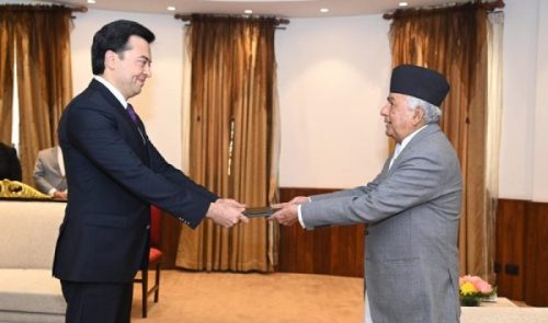 राष्ट्रपतिसमक्ष पाँच देशका राजदूतद्वारा ओहोदाको प्रमाणपत्र पेस