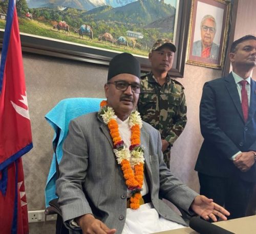 एक दिनलाई एक घण्टाको द्रुतगतिमा कार्यसम्पादन गर्ने नवनियुक्त श्रममन्त्री भण्डारीको प्रतिबद्धता