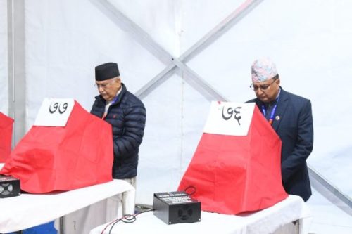 एमाले महाधिवेशनः नेतृत्व चयनका लागि मतदान सुरु