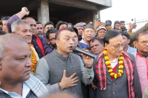 सर्लाही पुगेर गगन थापाले भने-उत्तर पनि खोज्छु, समाधान पनि दिन्छु